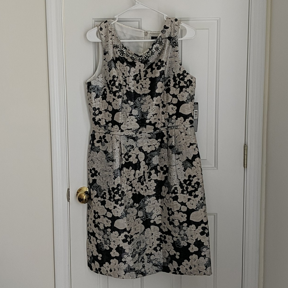 New with tags tahari dress